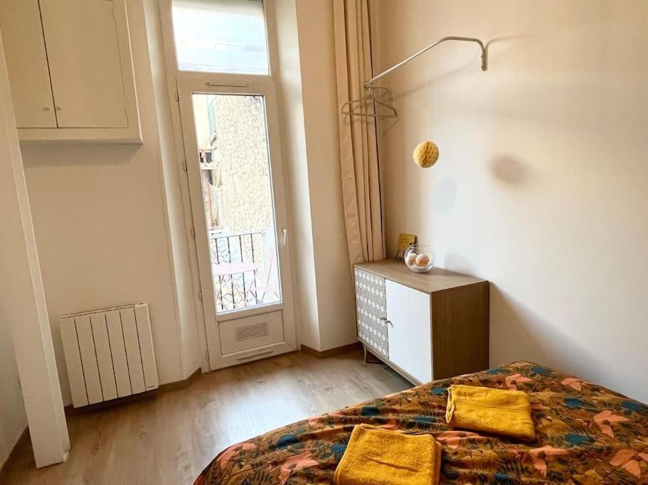 Pleasant 3-bedroom Flat In The Center Of *